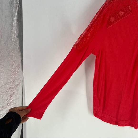 Free People Vibrant Red Ribbed Lace Trimmed Dolman Sleeve Blouse Size M - Picture 4 of 12